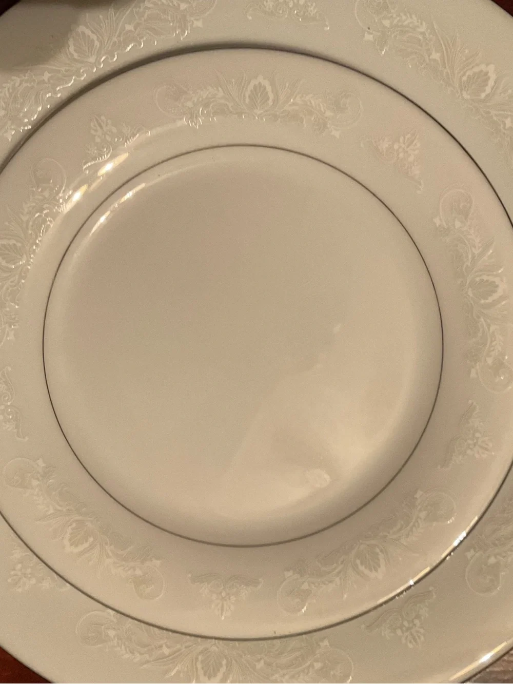 Classic White Porcelain Lidded Butter Dish - Elegant Table Serving Piece